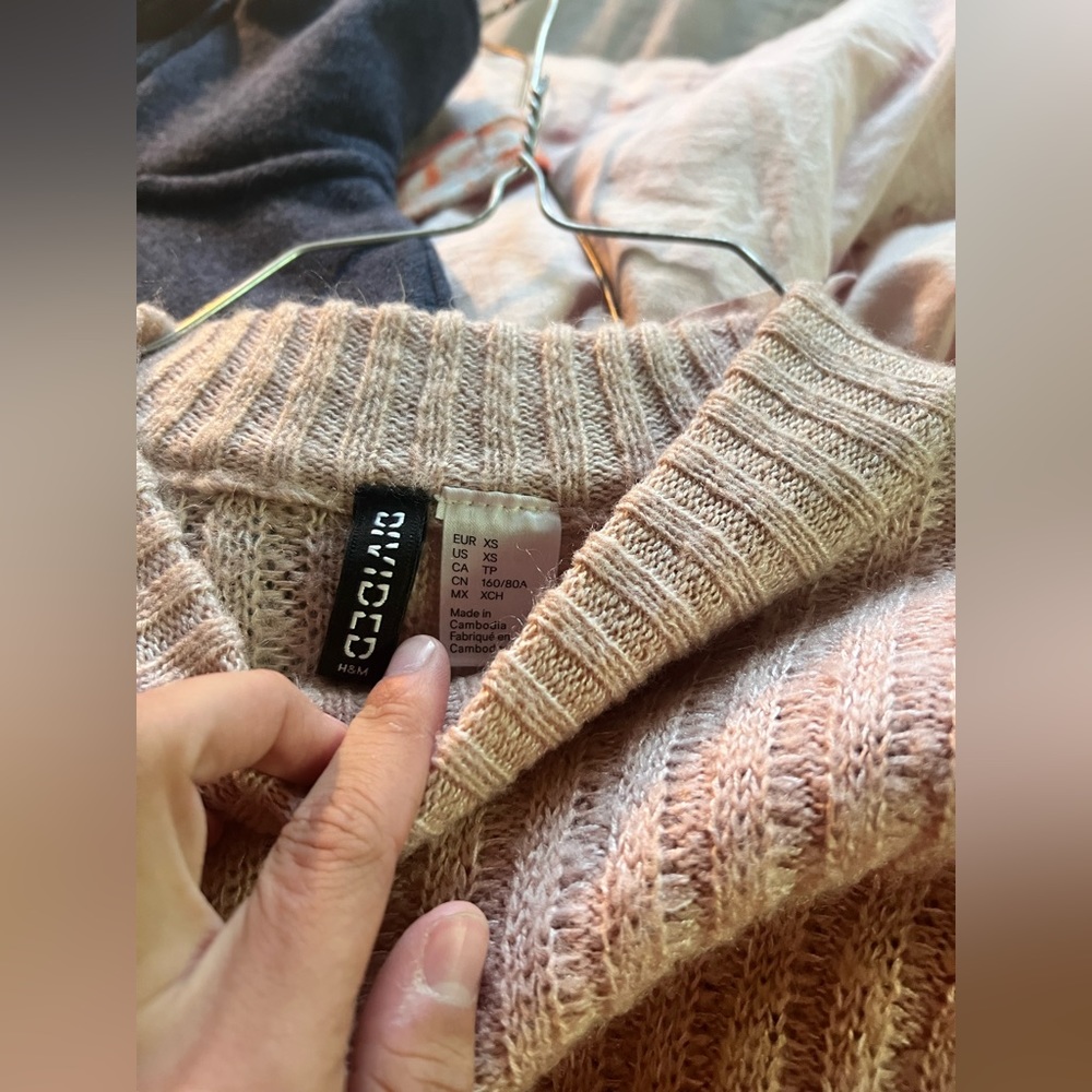 H&M turtle neck pink sweater